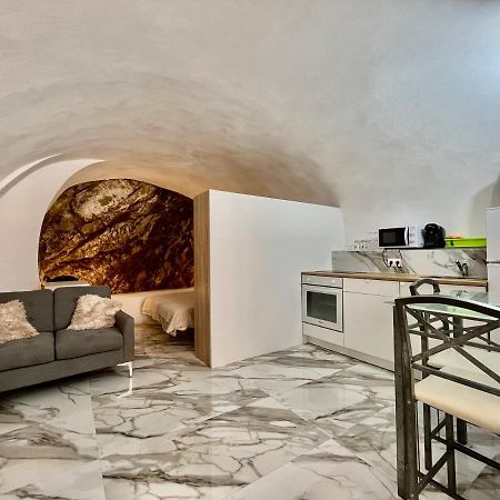 Cave House Apartment 芒通 外观 照片