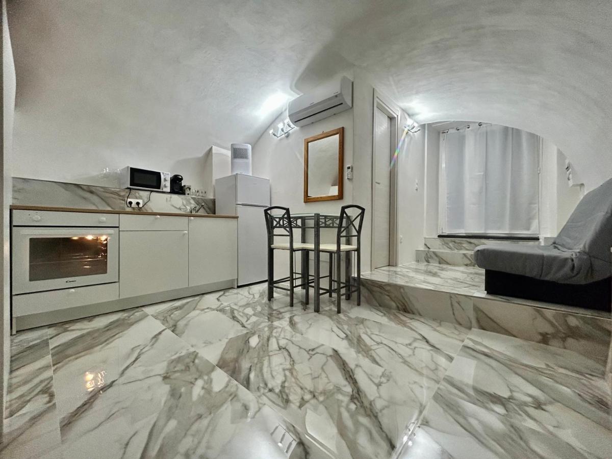 Cave House Apartment 芒通 外观 照片